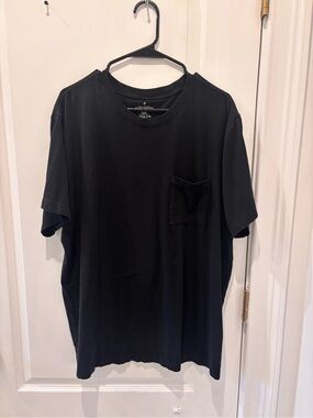 Fabletics Men's 24/7 Black Short-Sleeve Pocket Tee